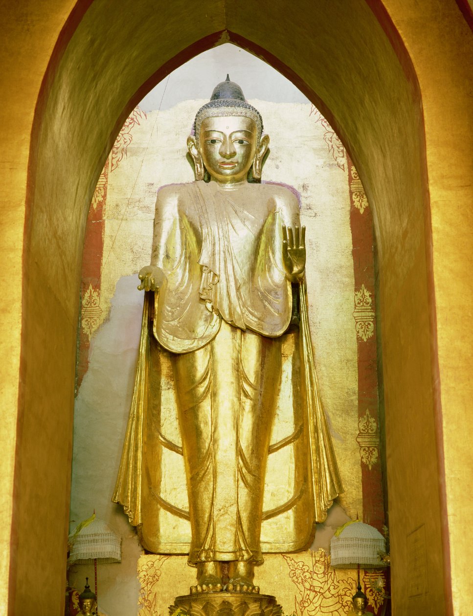 Buda em pé (ouro) de Burmese School
