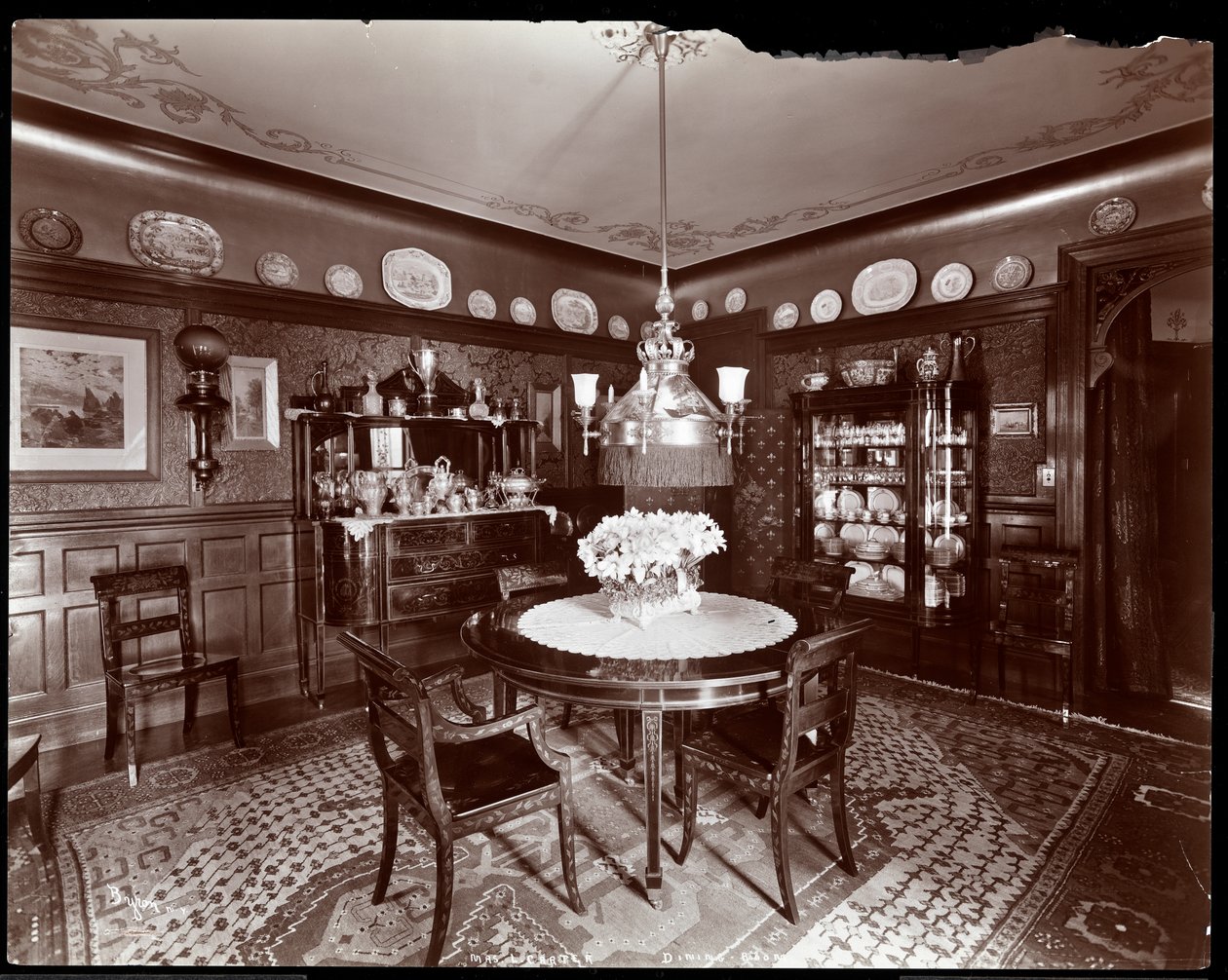 Uma sala de jantar na residência da Sra. Leslie Carter em Nova York, 1903 (impressão em gelatina de prata) de Byron Company