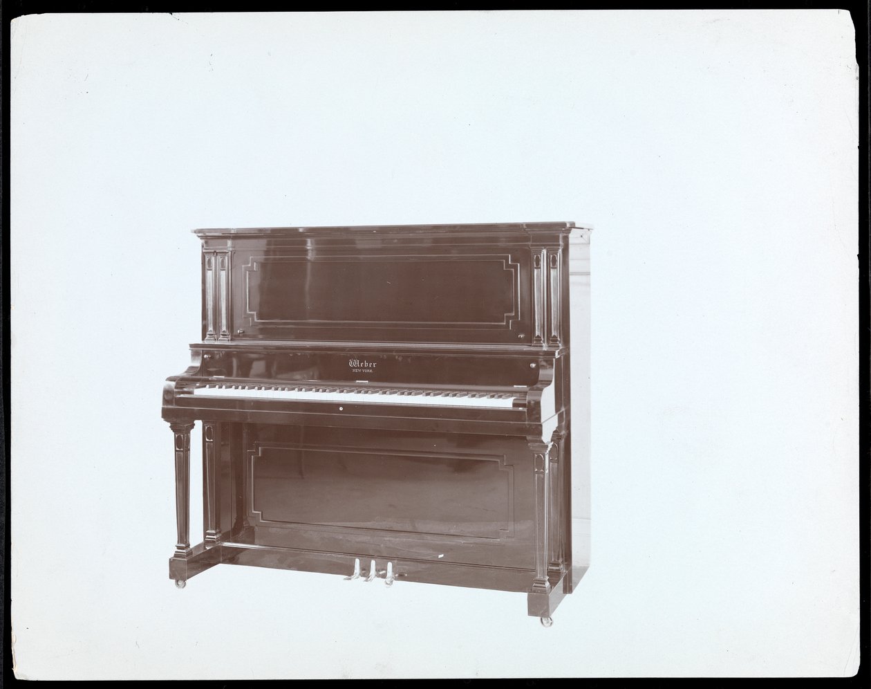 Um piano de Weber und Co., Nova York, c.1910 (impressão de gelatina de prata) de Byron Company