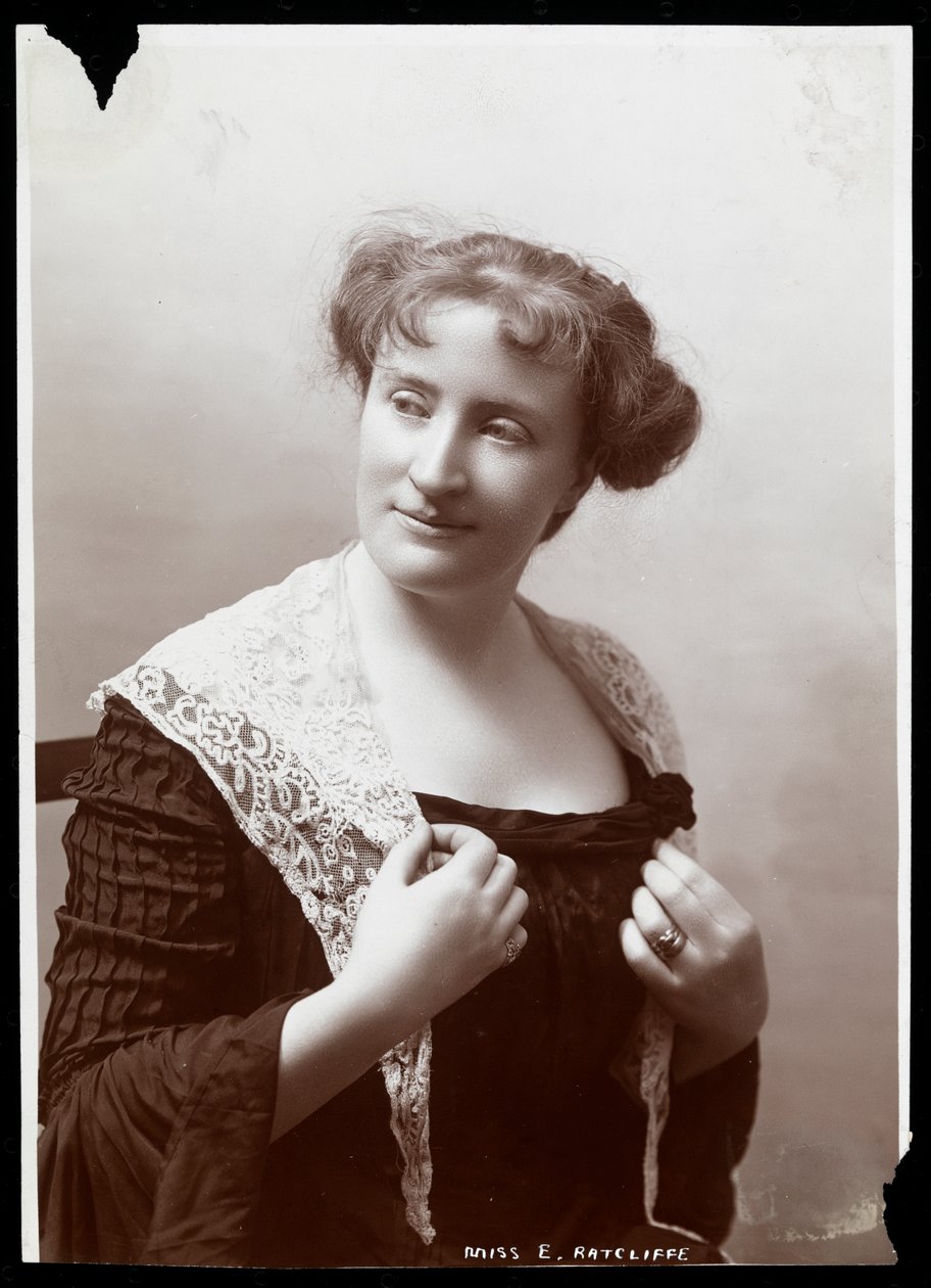 Cecilia Radcliffe (Mrs. Gilmore) (impressão em gelatina de prata) de Byron Company