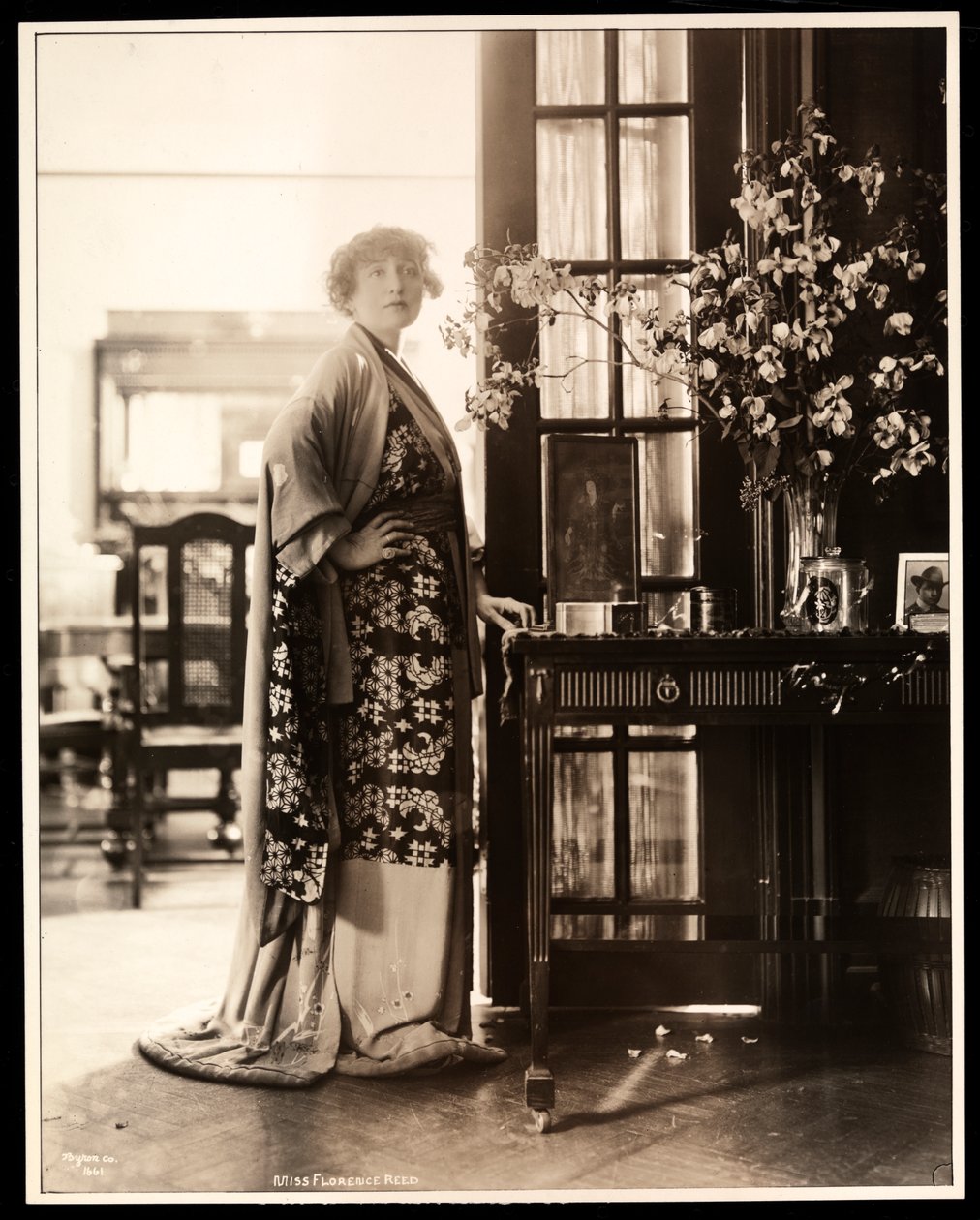 Florence Reed (impressão em gelatina de prata) de Byron Company