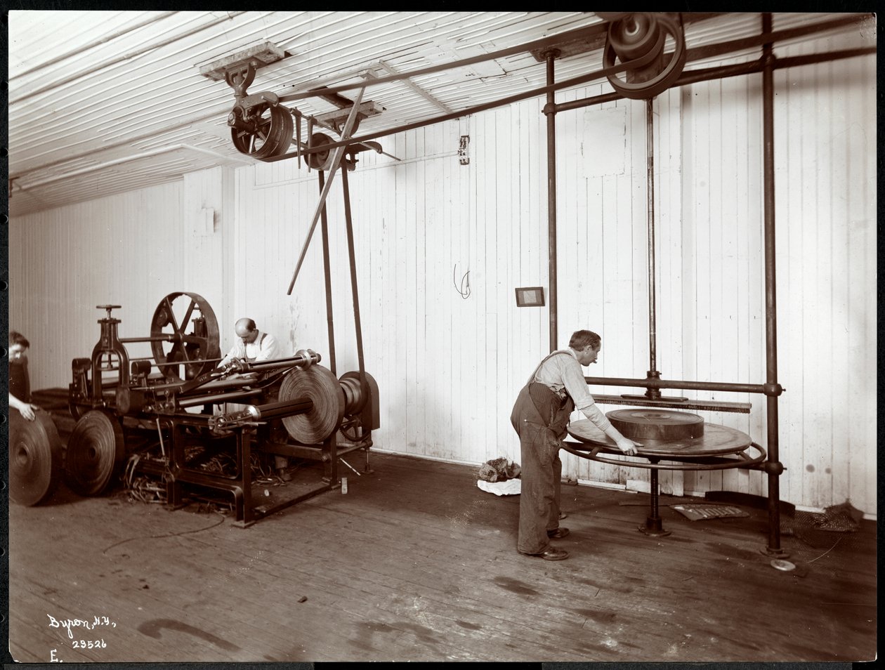 Vista interior, de, homens, trabalhar, couro, em, a, cinto couro nova iorque, co., Nova iorque, 1906, (silver, gelatin, print) de Byron Company