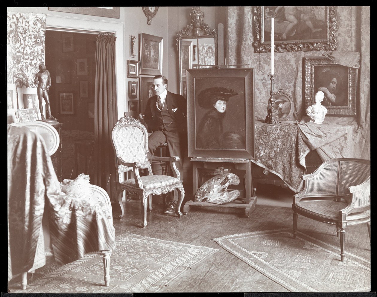 Malcolm Strauss em seu estúdio em Nova York, c.1895 (impressão de gelatina de prata) de Byron Company