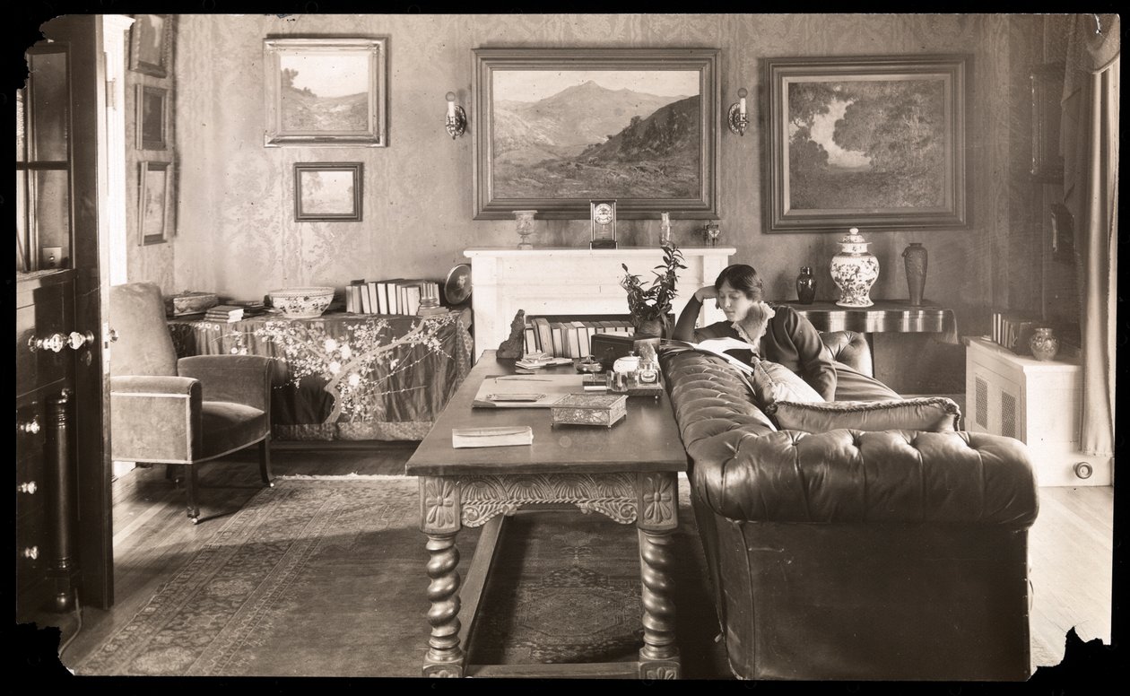 Margaret Illington em casa, 1900 (impressão em gelatina de prata) de Byron Company