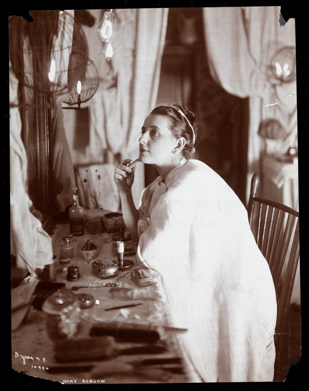 May Robson, 1901 (impressão de gelatina de prata) de Byron Company