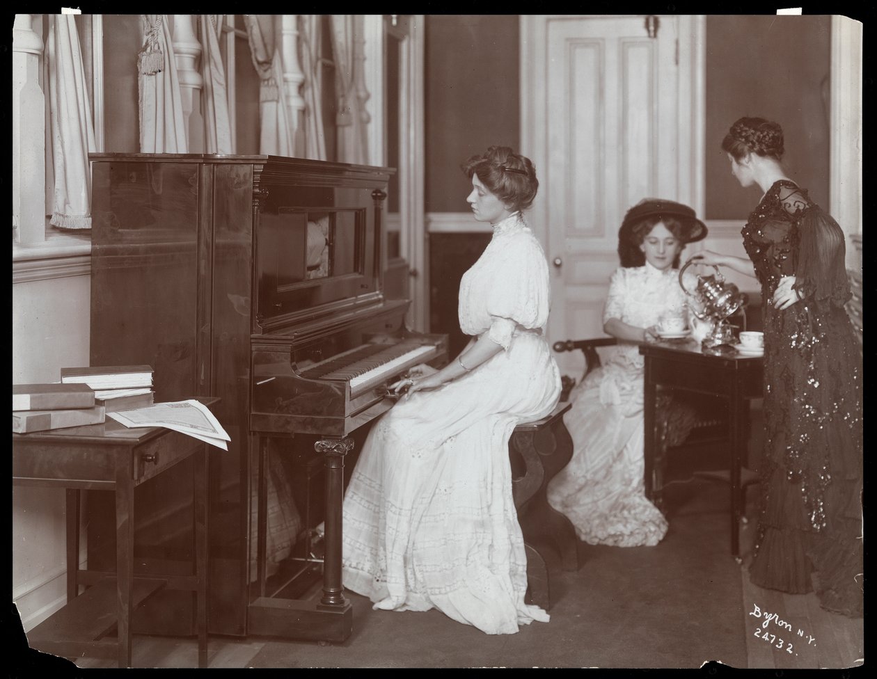 Recital de piano de jogador, Nova Iorque, 1907 (impressão de gelatina de prata) de Byron Company
