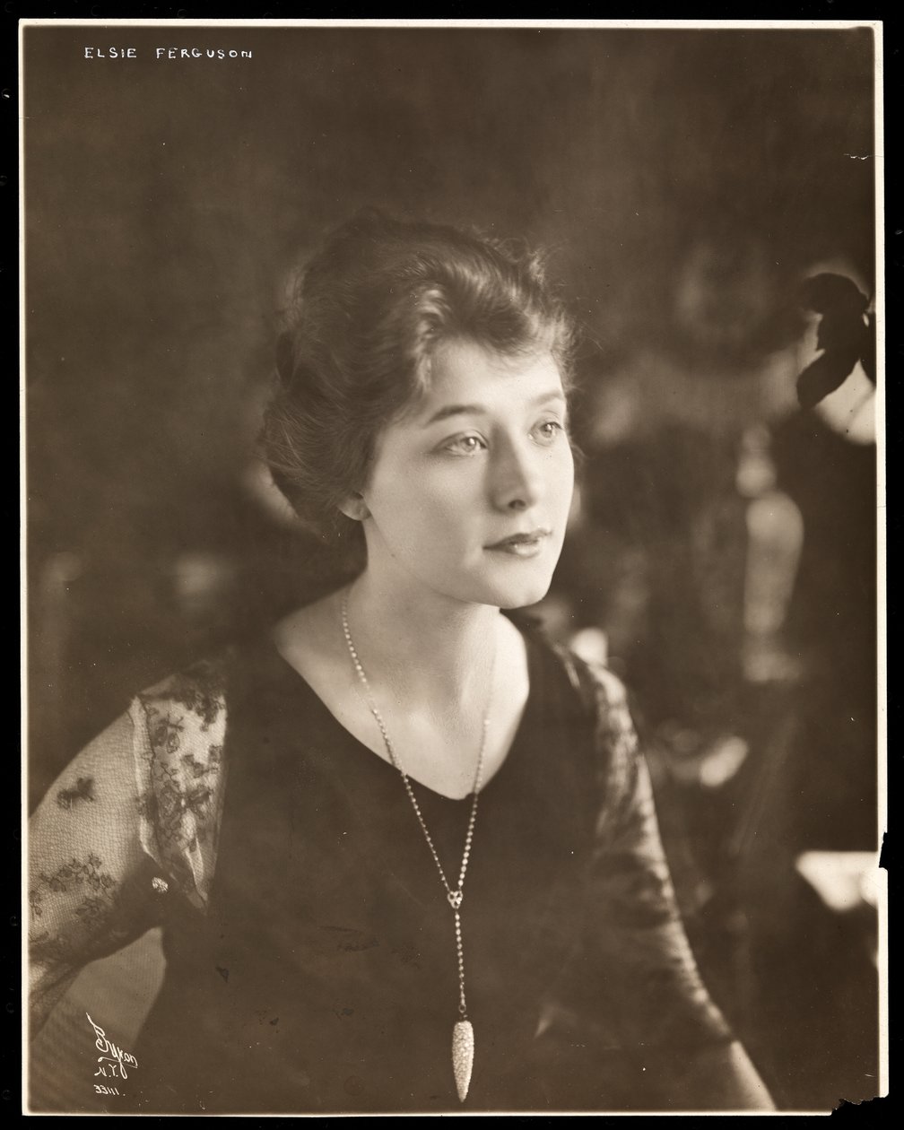 Retrato de Elsie Ferguson, c.1914 (impressão de gelatina de prata) de Byron Company