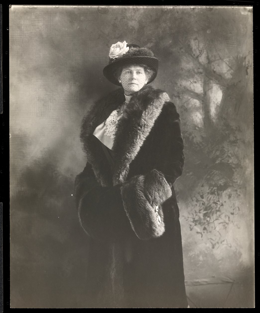 Retrato de Miss Gresham (impressão de gelatina de prata) de Byron Company