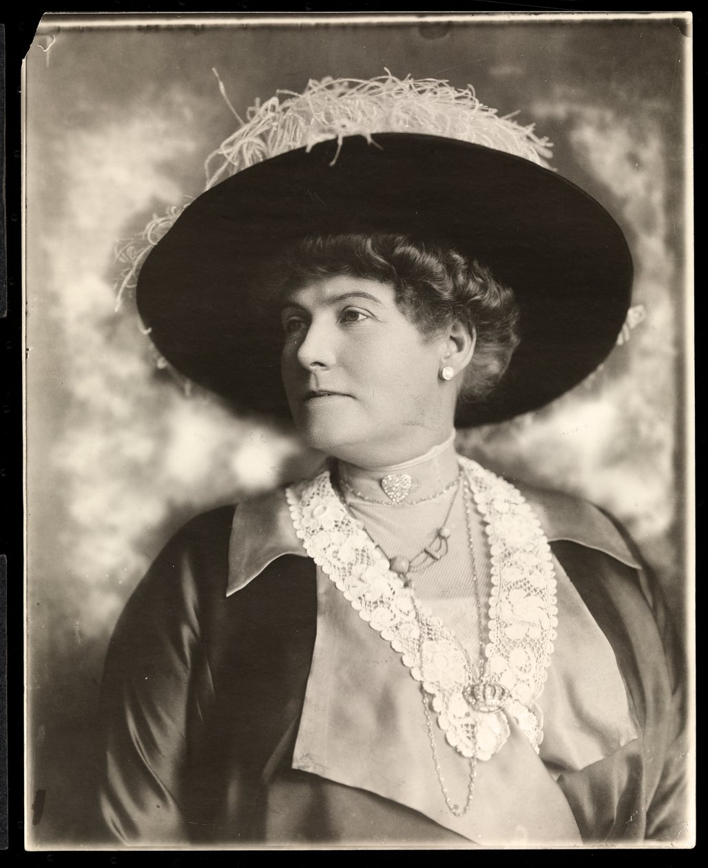 Retrato de Miss Gresham (impressão de gelatina de prata) de Byron Company