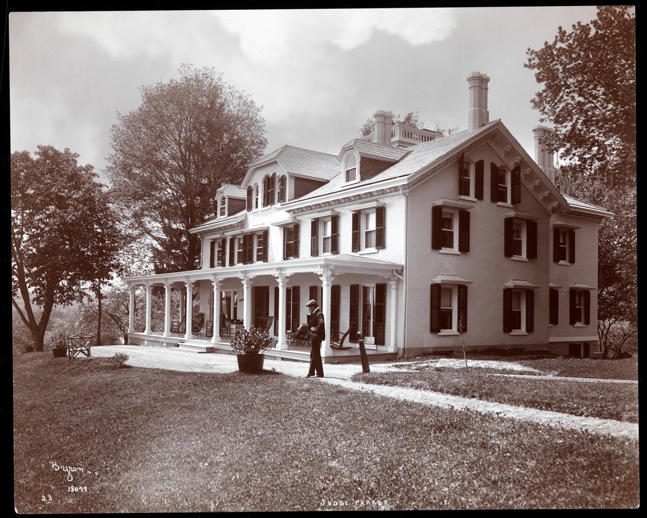 Residência de Alton Brooks Parker, Esopus Creek, Nova York, 1904 (impressão em gelatina de prata) de Byron Company