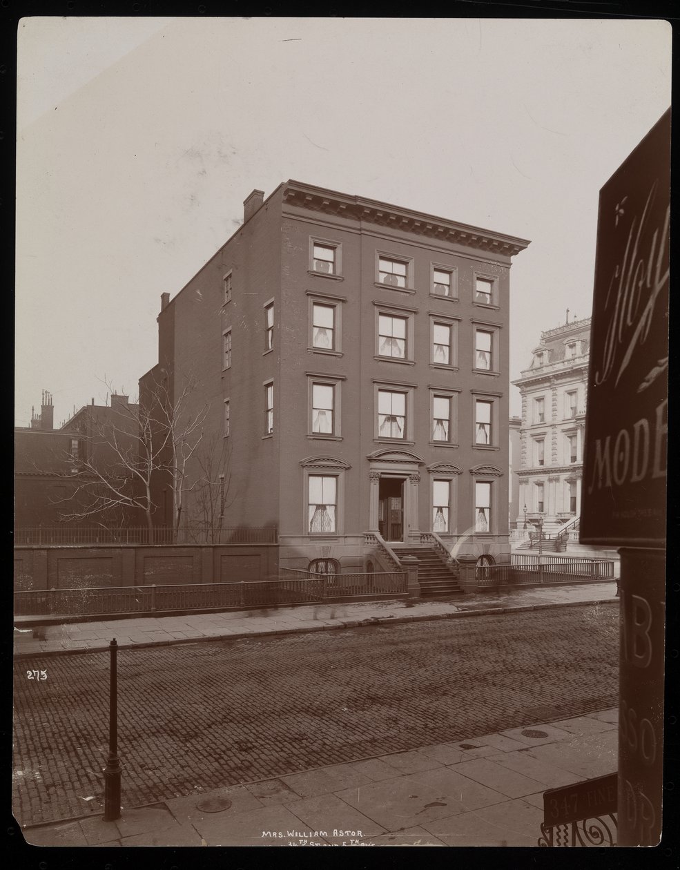 A residência da Sra. William Astor, 5th Avenue e 34th Street, Nova York, 1894 (impressão em gelatina de prata) de Byron Company