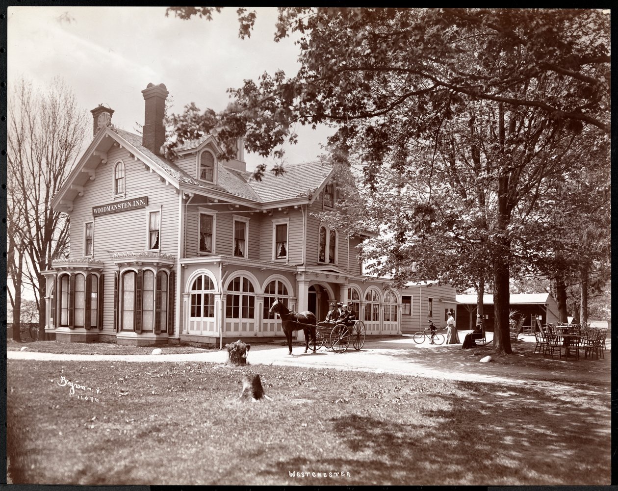 The Woodmasten Inn, Westchester, Nova York, 1901 (impressão em gelatina de prata) de Byron Company