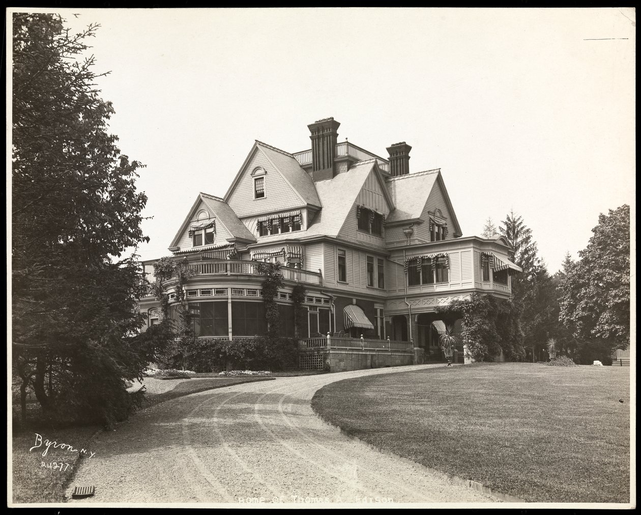 A casa de Thomas Edison, 1920 (impressão de gelatina de prata) de Byron Company