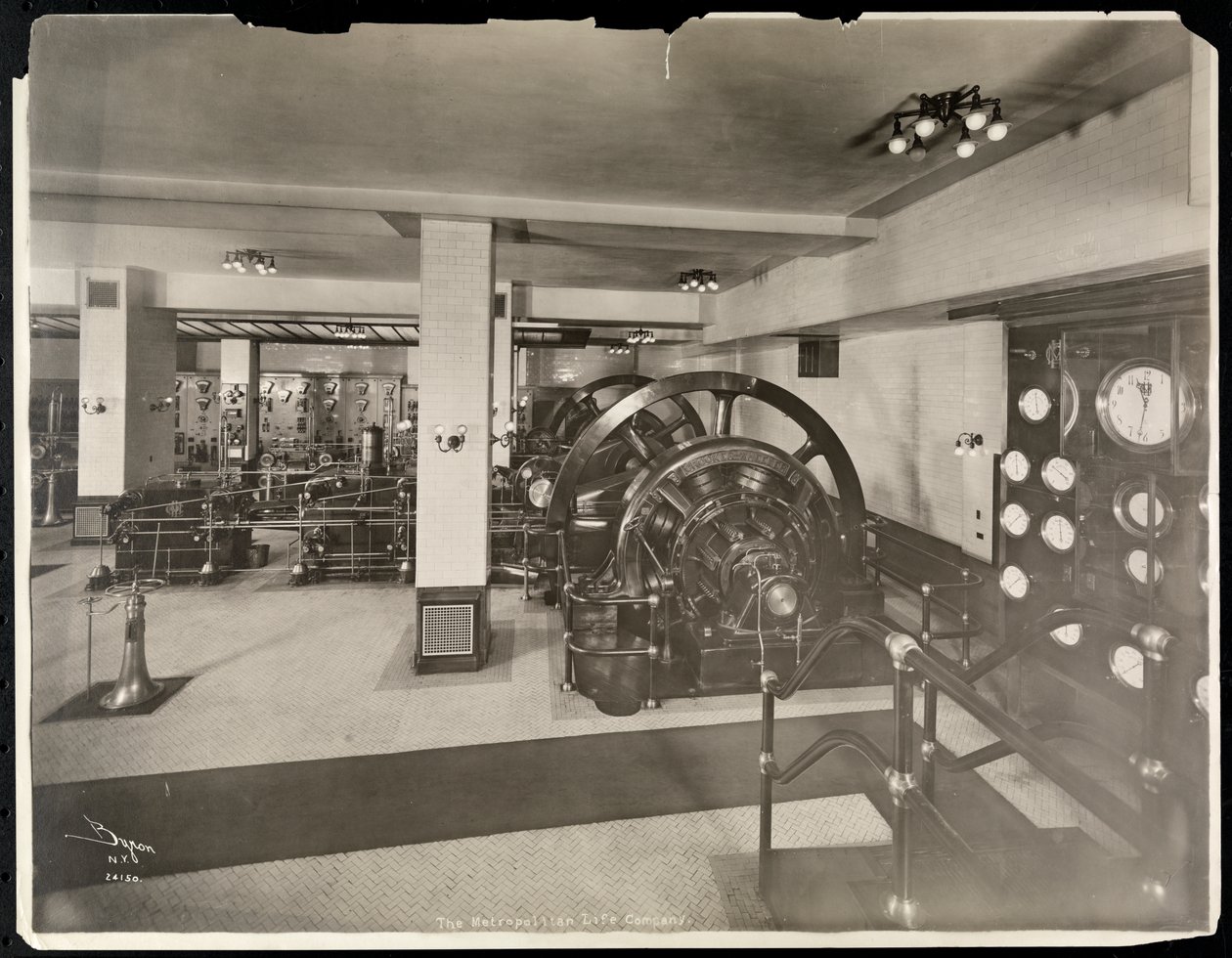A sala de equipamentos mecânicos da Metropolitan Life Insurance Co. na 23rd Street e Madison Avenue, Nova York, 1907 (impressão em gelatina de prata) de Byron Company