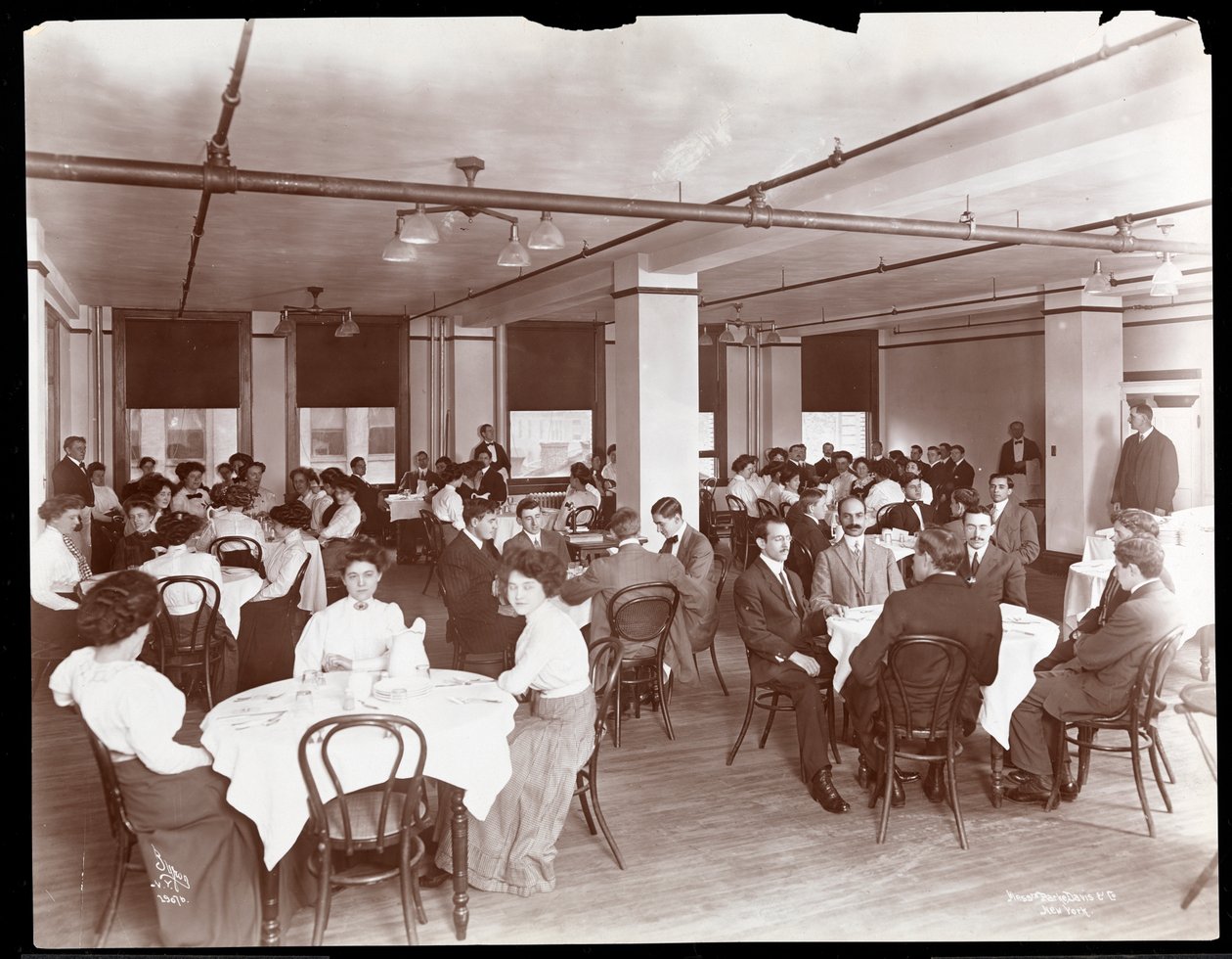 Vista, de, homens mulheres, jantando, em, um, cafeteria, em, Parke, Davis, und, Co., químicos, Hudson, und, Vestry, ruas, nova iorque, 1910, (silver, gelatin, print) de Byron Company