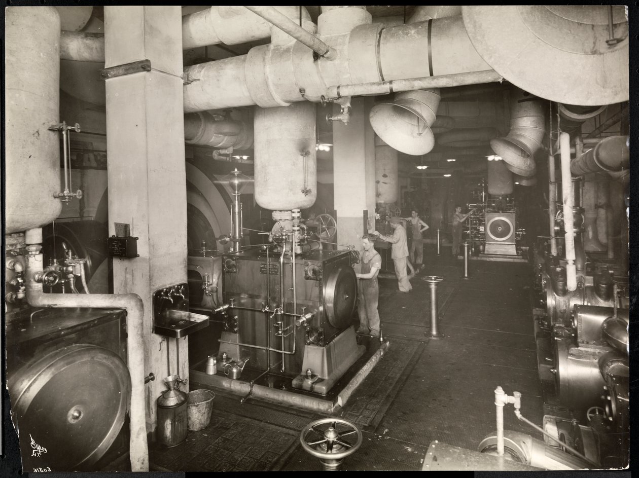 Uma sala de aquecimento no Hotel McAlpin, 1913 (impressão em gelatina de prata) de Byron Company