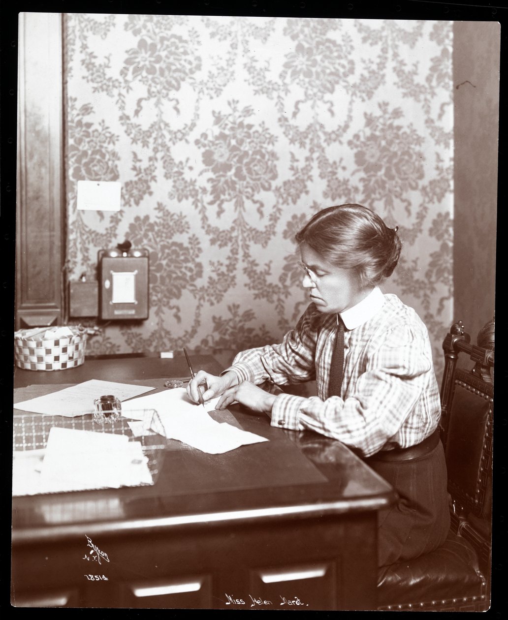 Senhorita Helen Marot, 1904 (impressão de gelatina de prata) de Byron Company