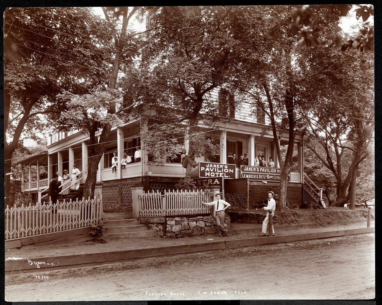 A família Janer, funcionários e convidados no Janer&39;s Pavilion Hotel, Red Bank, Nova Jersey, 1903 (impressão em gelatina prateada) de Byron Company