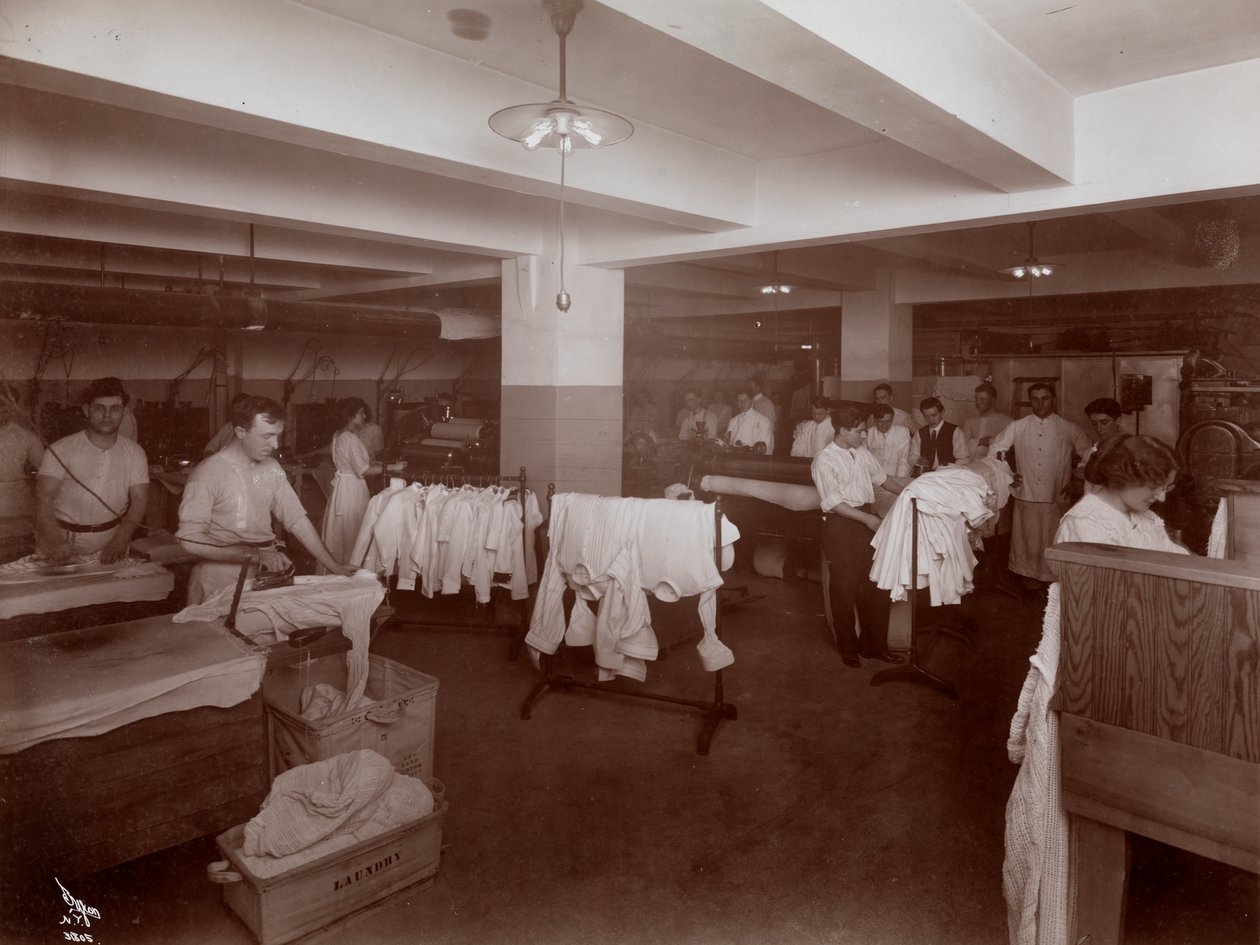 A lavanderia do Hotel McAlpin, 1913 (impressão em gelatina de prata) de Byron Company