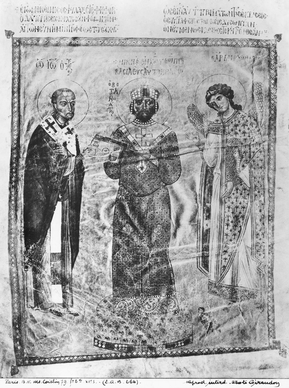 Coislin 79 f.2v Imperador Nicephorus III Botaniates (reg. 1078-81) entre São João Crisóstomo (c.347-407) e o Arcanjo Miguel, c.1078 de Byzantine