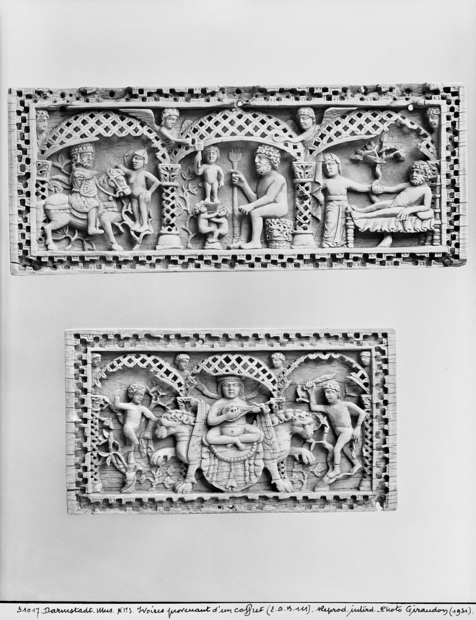 Duas placas de um peito (ver também 238730) de Byzantine