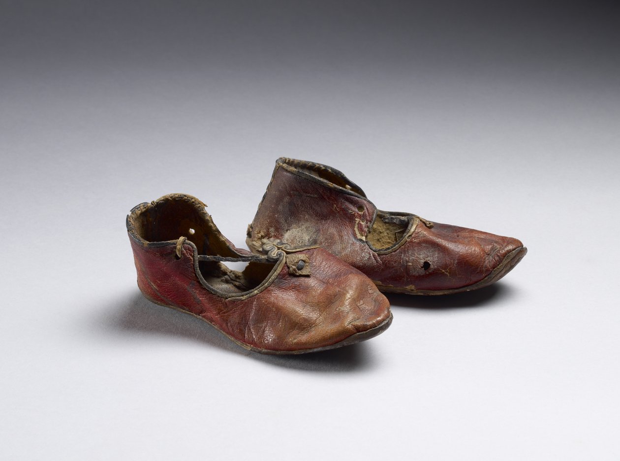 Um par de sapatos de criança (couro) de Byzantine Period, Egyptian