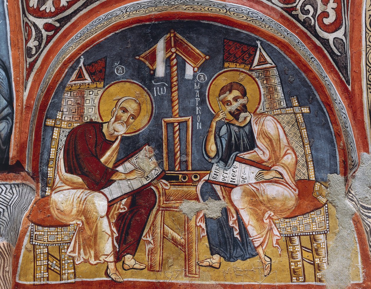 Evangelistas Lucas e Mateus escrevendo Evangelhos, Karanlik Kilise (Igreja das Trevas) (século 12-13), Goreme (Lista do Patrimônio Mundial da Unesco) de Byzantine