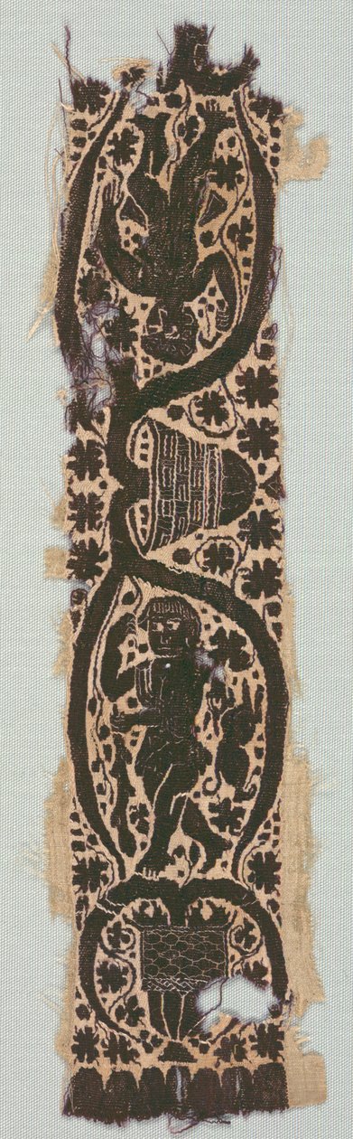 Fragmento de túnica de seda rara com faixa de manga ornamental, 400s-500s (trama simples, seda, trama de tapeçaria com envoltório de trama suplementar, linho não tingido, lã tingida, seda) de Byzantine Period Egyptian