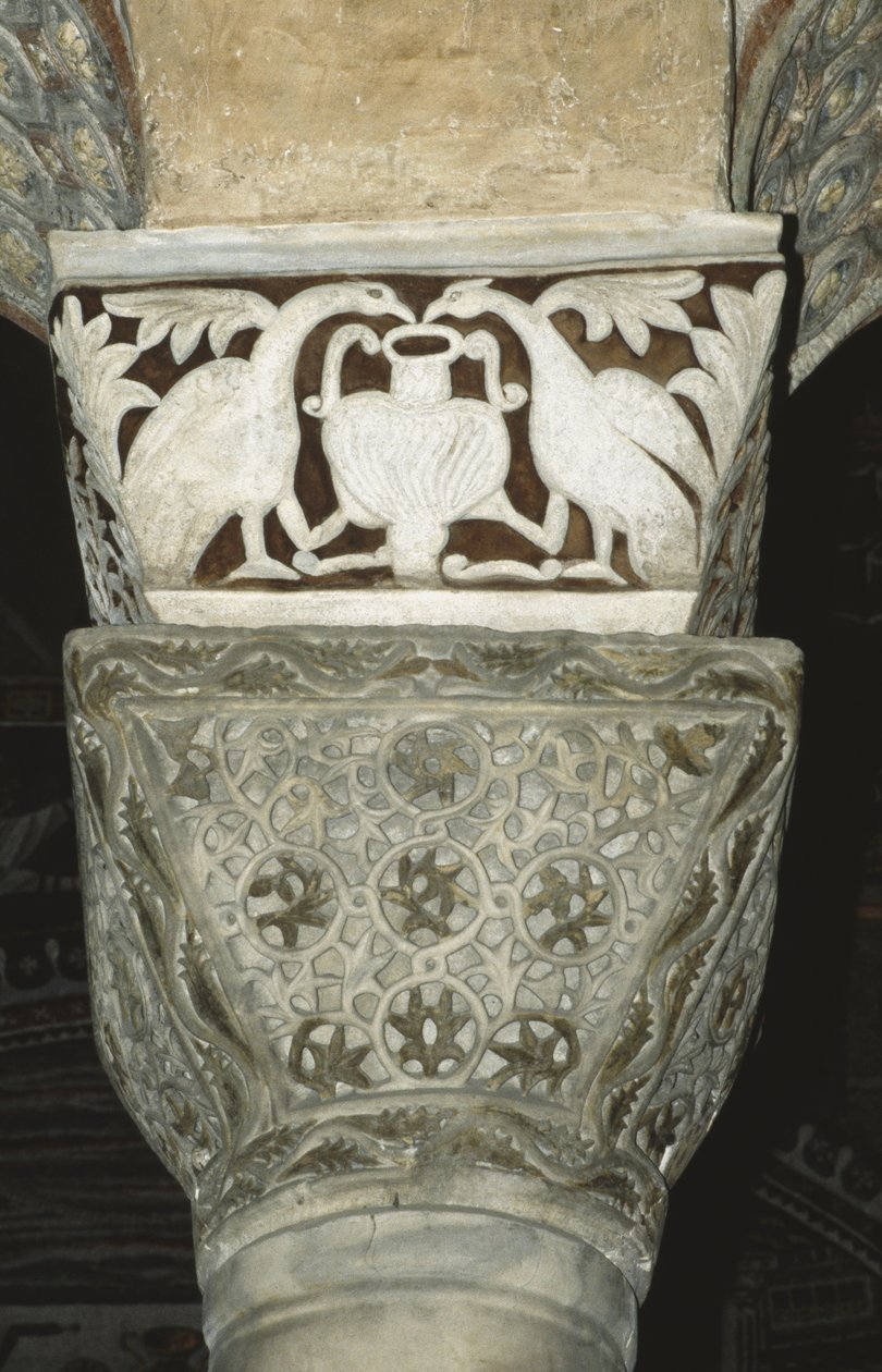 Capital decorada do interior de Byzantine School