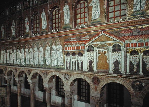 Fachada do Palazzo di Teodorico e a procissão dos Mártires, 527-99 (mosaico) de Byzantine School