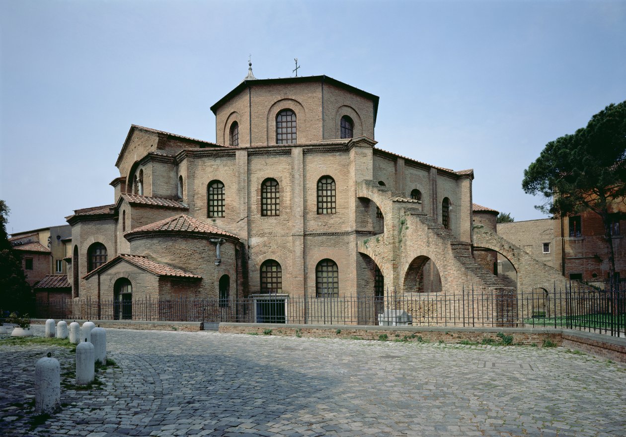 Fachada posterior da igreja, c.547 dC de Byzantine School