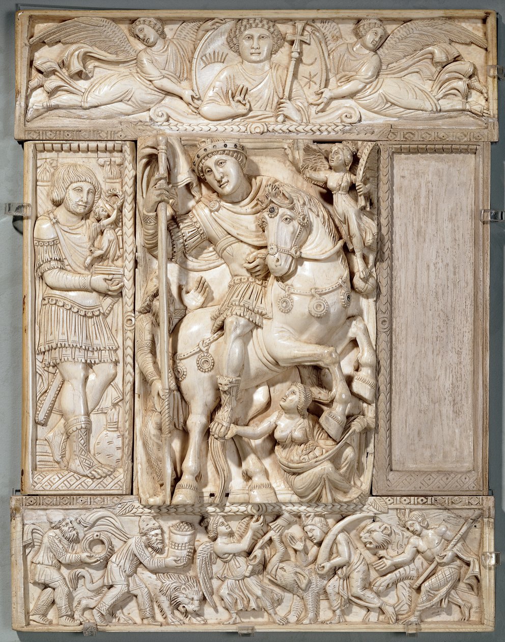 O Imperador Triunfante, conhecido como o Marfim Barberini, 500-550 dC de Byzantine School