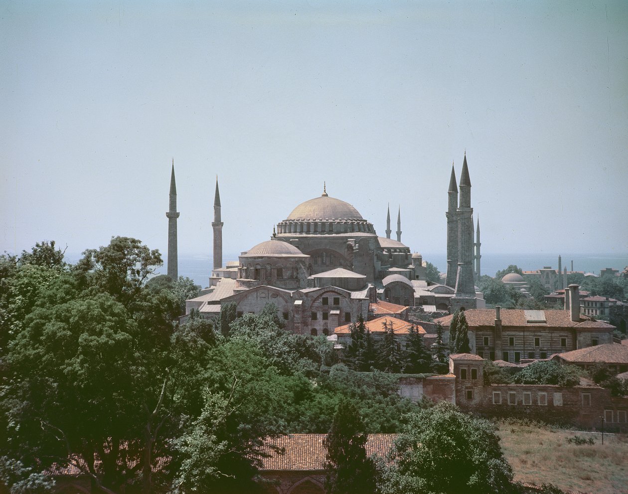 Vista de Haghia Sophia, construída em AD 537 de Byzantine School