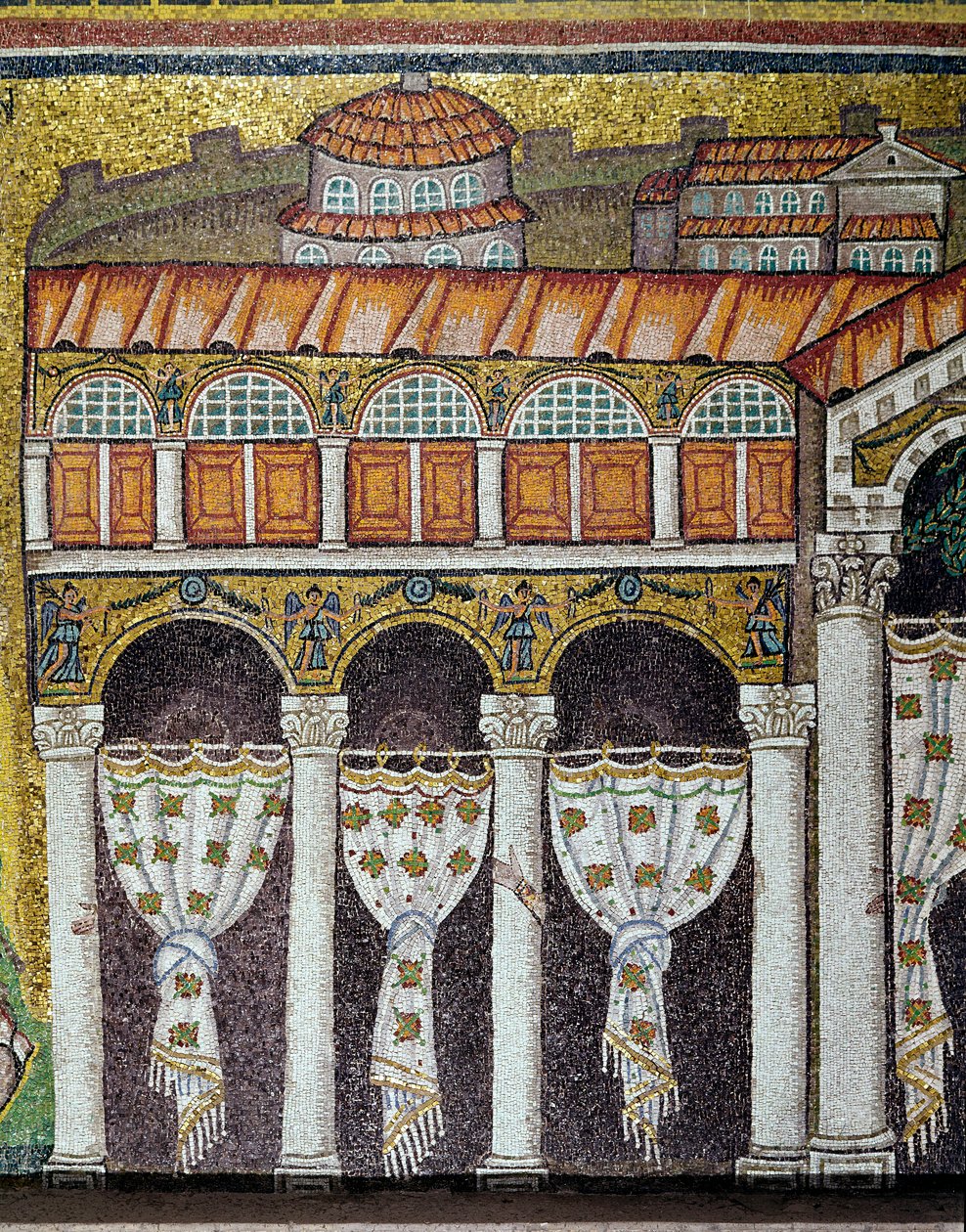 Vista do Palácio do Imperador Bizantino Teodorico o Grande. Pormenor. Mosaico lateral da nave central, Basílica de Sant