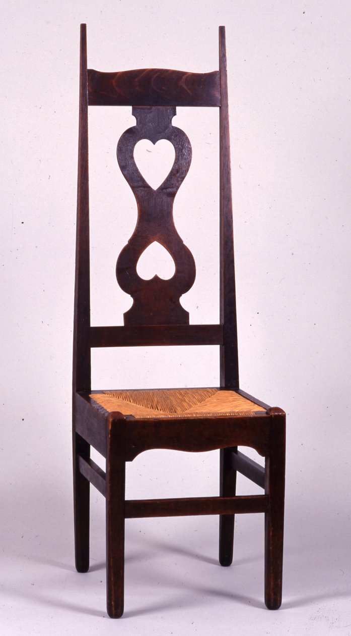 Cadeira projetada por CFA Voysey (1857-1941) em 1898, provavelmente feita por CHB Quennell (1872-1935) (carvalho) de C.F.A. and Quennell Voysey