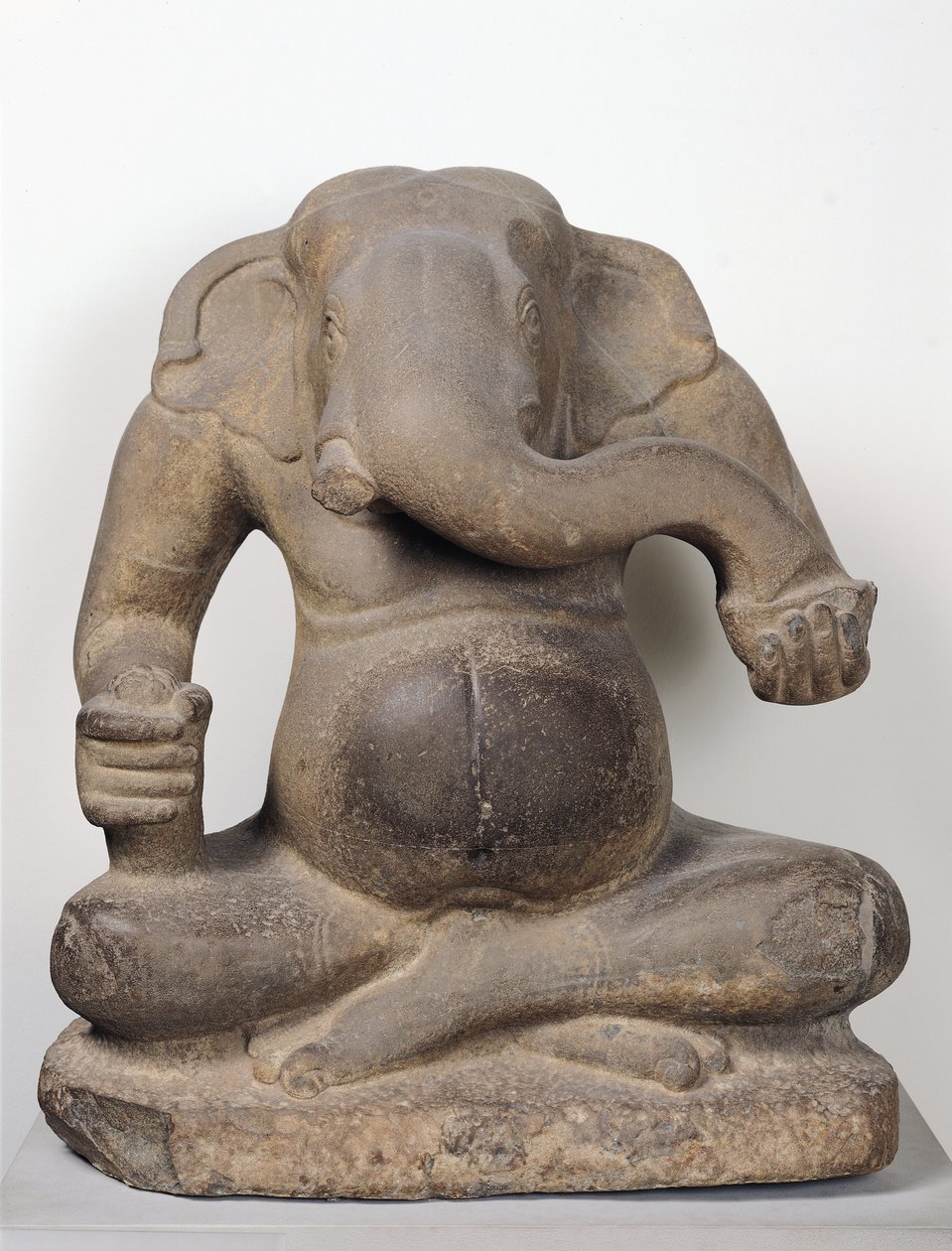Ganesh, de Tuol Pheak Kin, província de Kandal, sétimo-oitavo século (arenito) de Cambodian School