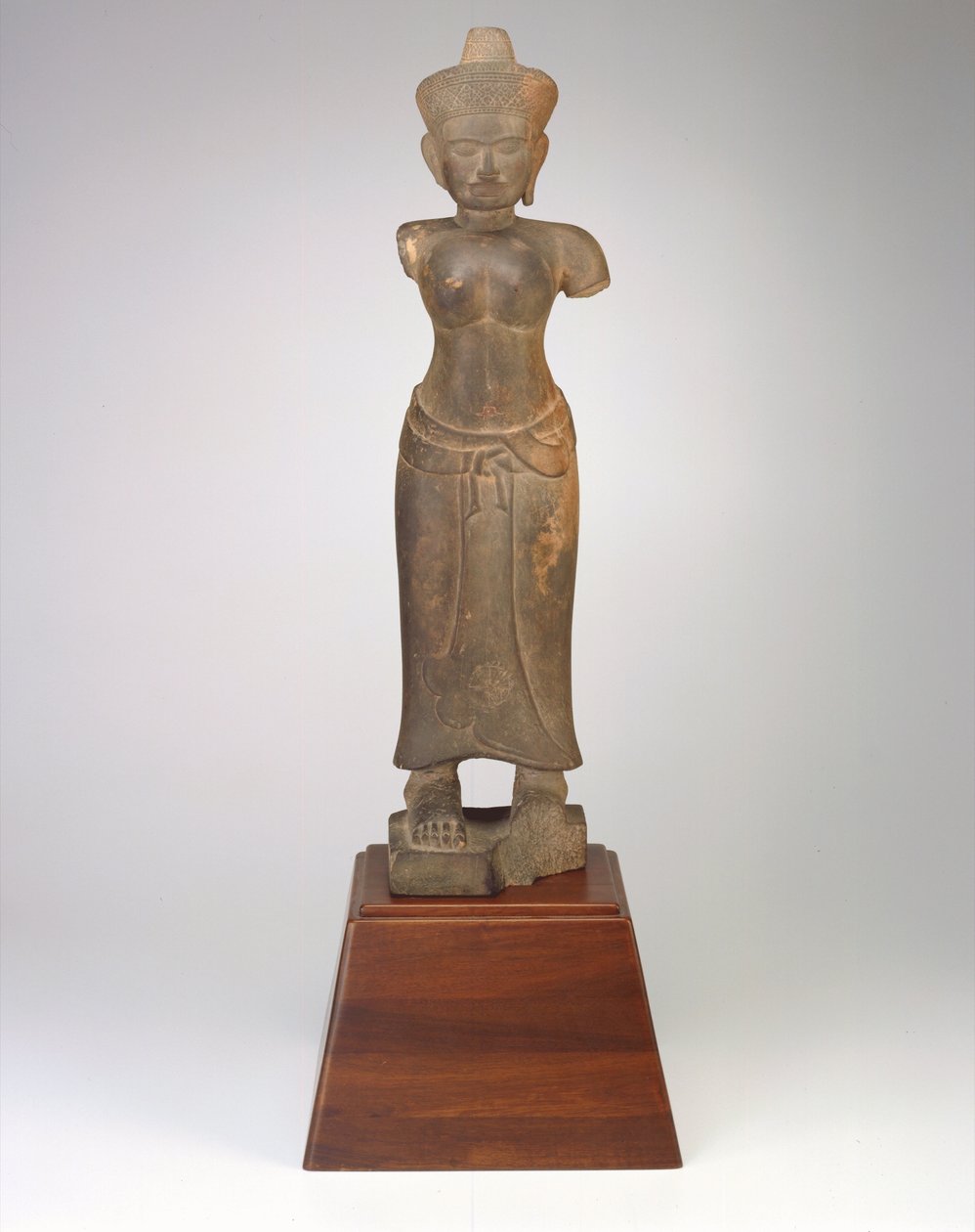 Em pé, figura, de, um, deidade feminino, angkorian, período, 9º-10º século, (sandstone) de Cambodian School