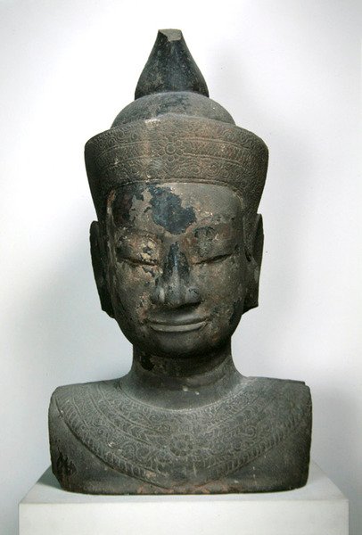 Busto decorado de Buda; 15 a 16 de ventura (arenito) de Cambodian School