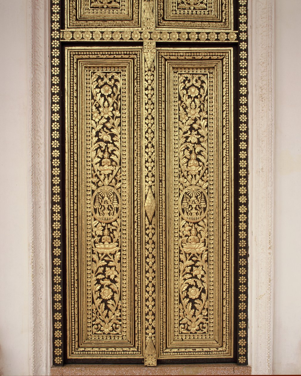 Porta decorativa (madeira dourada) de Cambodian School