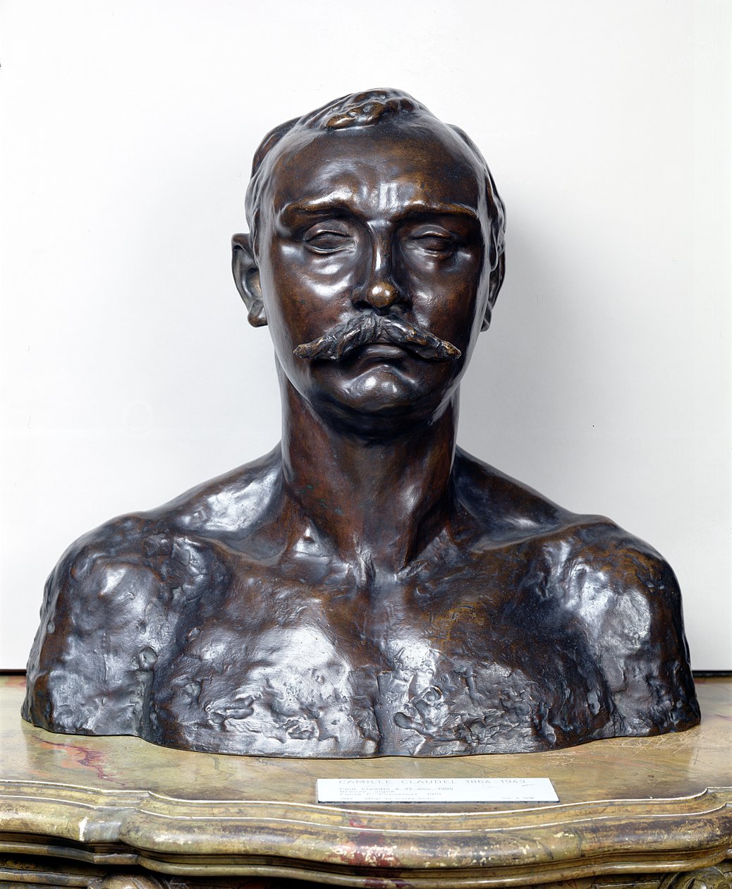 Paul Claudel (1868-1955) aos trinta e sete anos de 1905 (bronze) de Camille Claudel