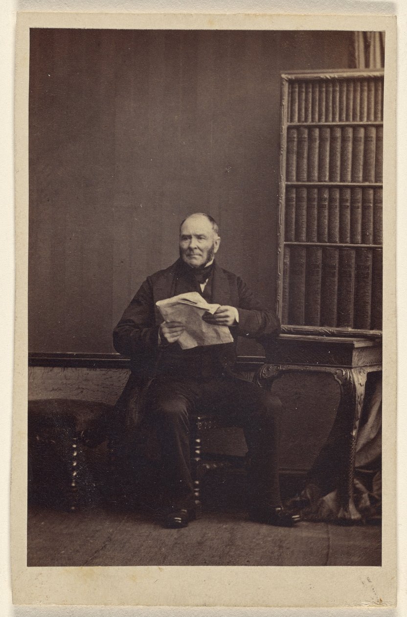 [Homem não identificado sentado, segurando um jornal]. de Camille Silvy