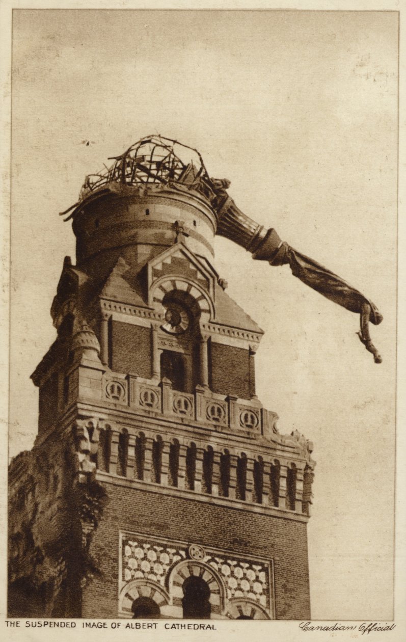 A estátua suspensa da Catedral Albert, França, Primeira Guerra Mundial (fotografia a preto e branco) de Canadian Photographer