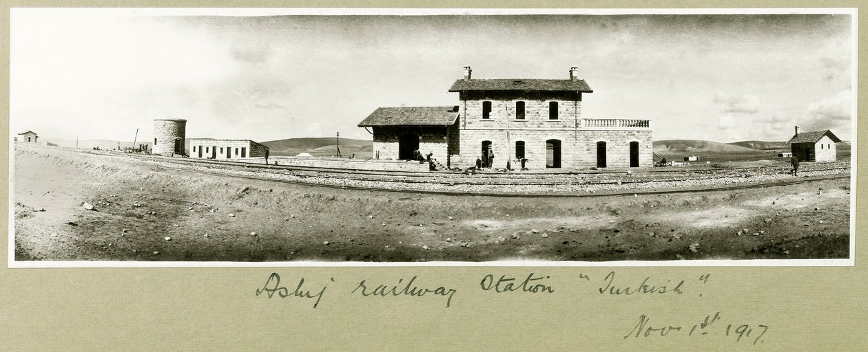Estação Ferroviária Asluj, 01 de novembro de 1917 de Capt. Arthur Rhodes