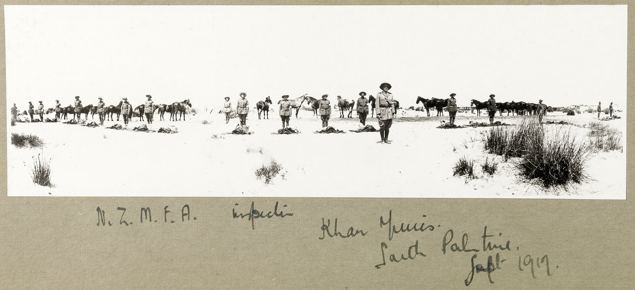 Inspeção NZMFA, Khan Yunis, setembro de 1917 de Capt. Arthur Rhodes