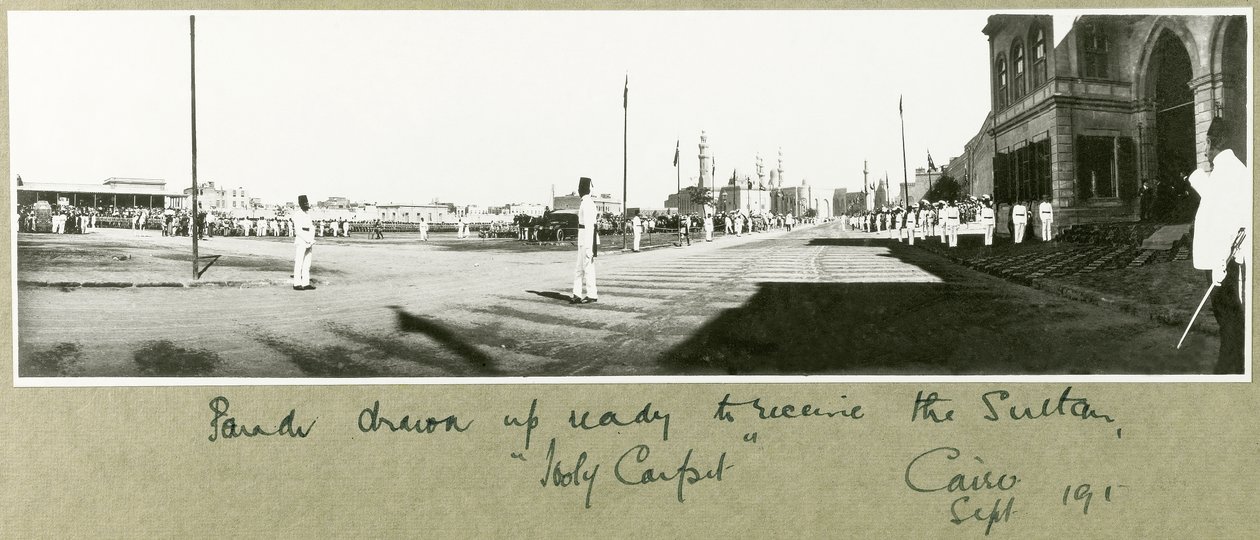 Desfile elaborado pronto para receber o sultão, Cairo, setembro de 1917 de Capt. Arthur Rhodes