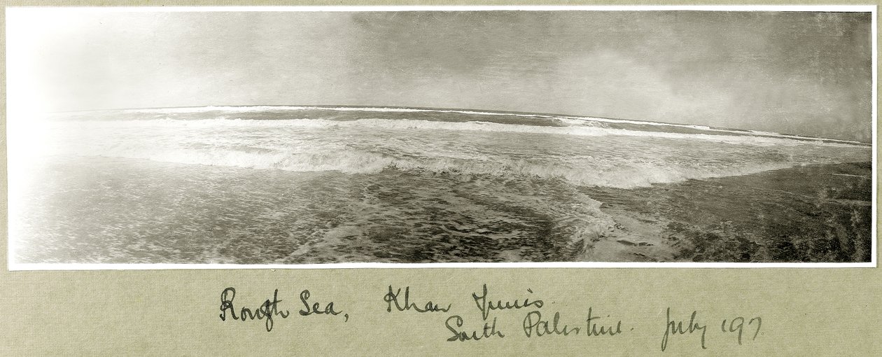 Mar agitado, Khan Yunis, julho de 1917 de Capt. Arthur Rhodes