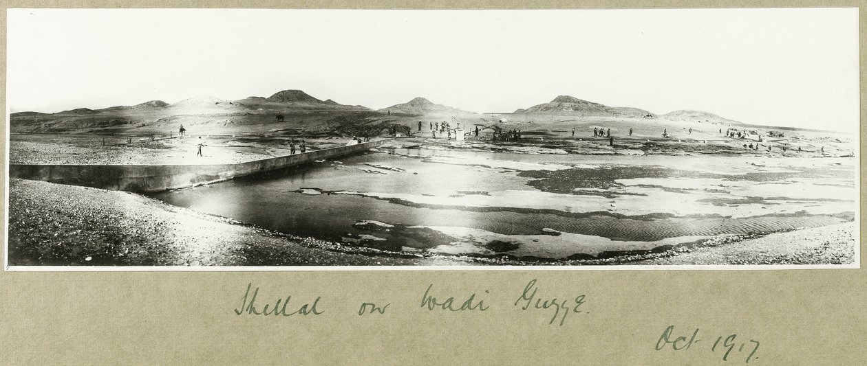 Shellal no Wadi Guzzeh, outubro de 1917 de Capt. Arthur Rhodes