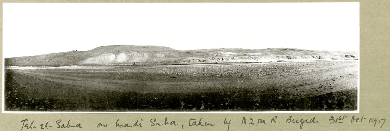 Tel-el-Saha, em Wadi Saha, tomada pela Brigada da NZMR, em 31 de outubro de 1917 de Capt. Arthur Rhodes