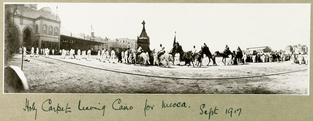 Santo Tapete saindo do Cairo para Meca, setembro de 1917 de Capt. Arthur Rhodes