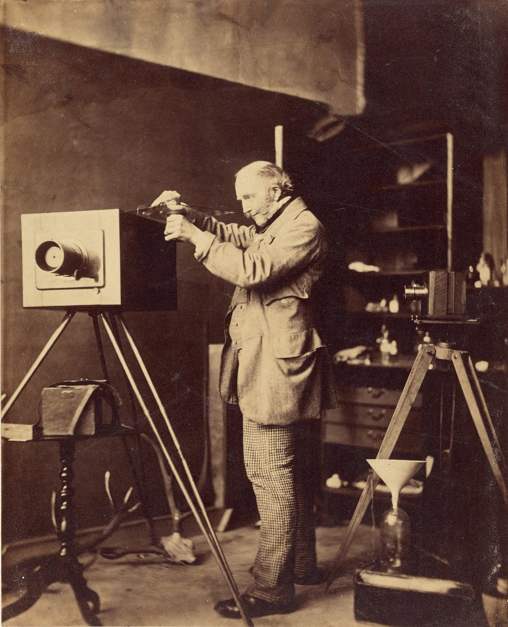 [Autorretrato a preparar uma placa de colódio] de Capt. Horatio Ross